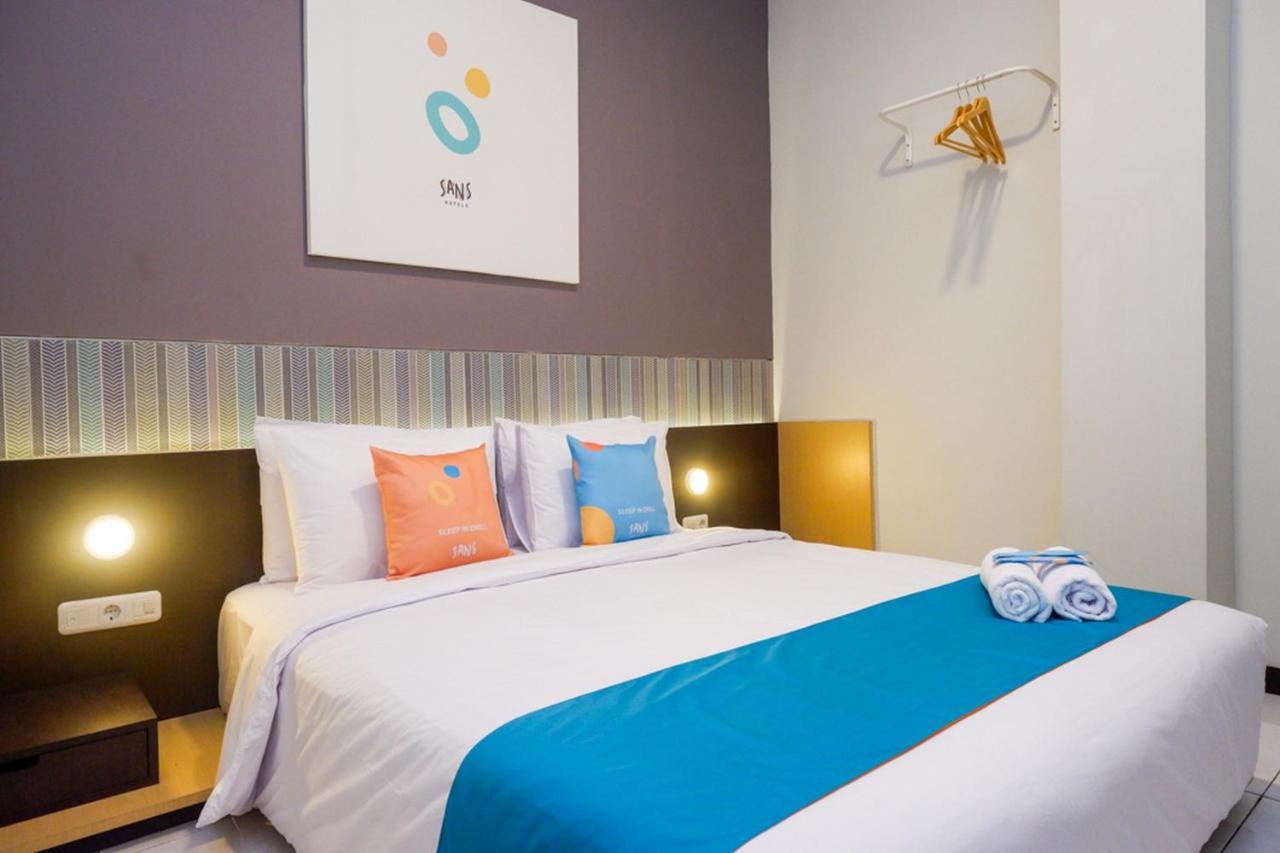 Sans Hotel Good Wish Semarang Jomblang Exterior foto