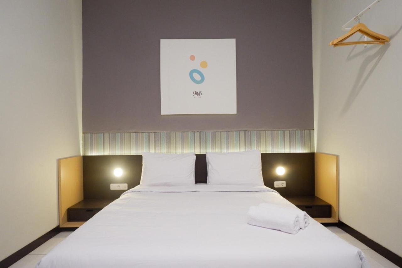 Sans Hotel Good Wish Semarang Jomblang Exterior foto